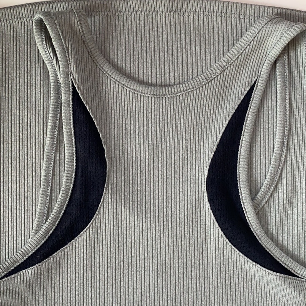 UA Heatgear Fitted Tank - Picture 5 of 5